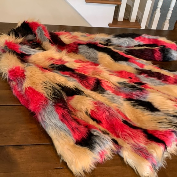 Jackets & Blazers - Faux fur short coat